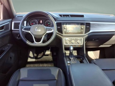 Used 2021 Volkswagen Atlas Cross Sport SE w/ Panoramic Sunroof Package FWD image 18