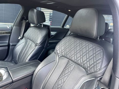 Used 2022 BMW 740i w/ M Sport Package image 6