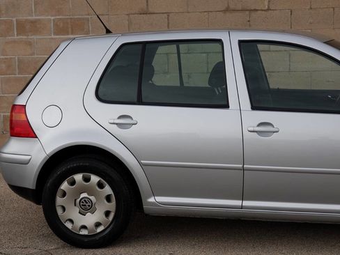 Used 2005 Volkswagen Golf GL image 25