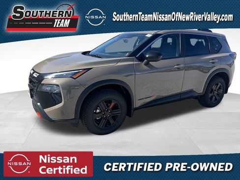 Certified 2025 Nissan Rogue SV image 1