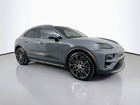 Certified 2025 Porsche Macan Turbo Electric AWD/4WD image 9