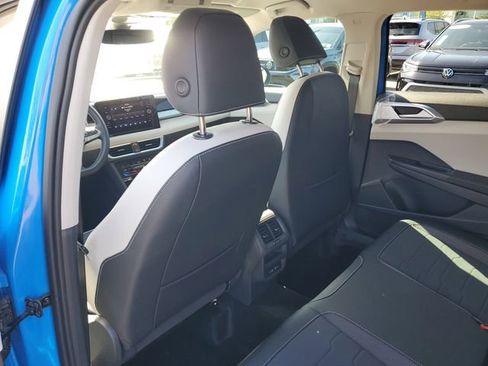 New 2026 Volkswagen Taos SE FWD image 10
