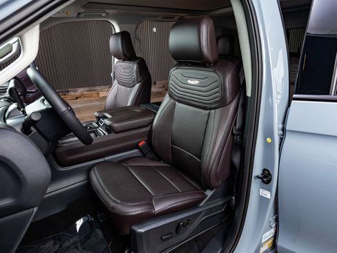 Used 2025 Ford Expedition Platinum w/ Platinum Ultimate Package image 29