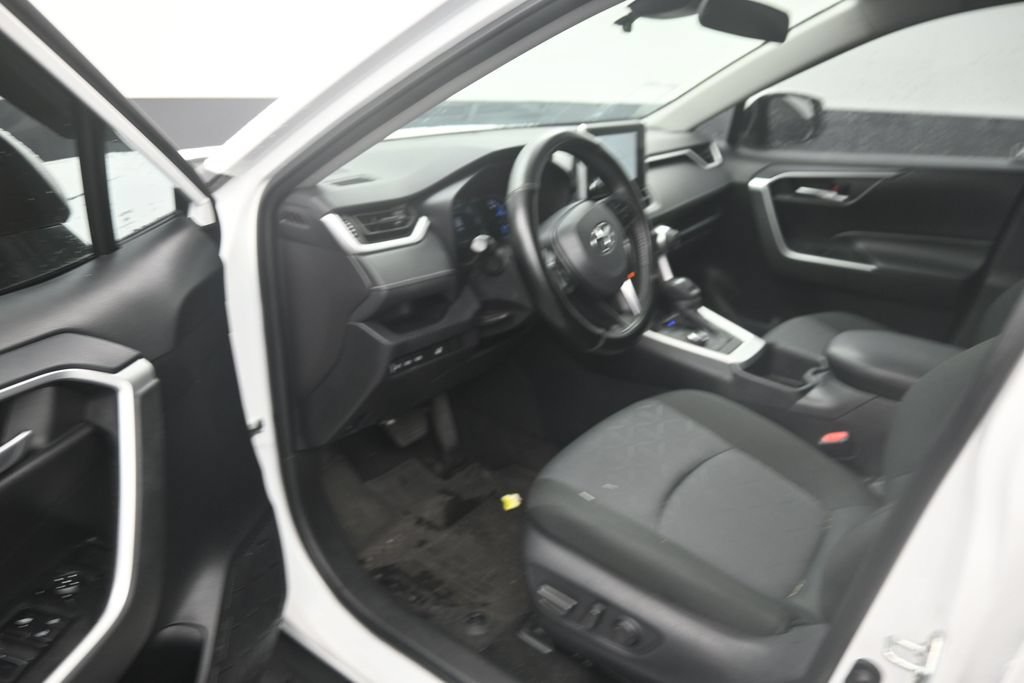 Used 2025 Toyota RAV4 XLE w/ Weather Package AWD/4WD image 10