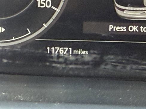 Used 2020 Land Rover Discovery Landmark AWD/4WD image 12