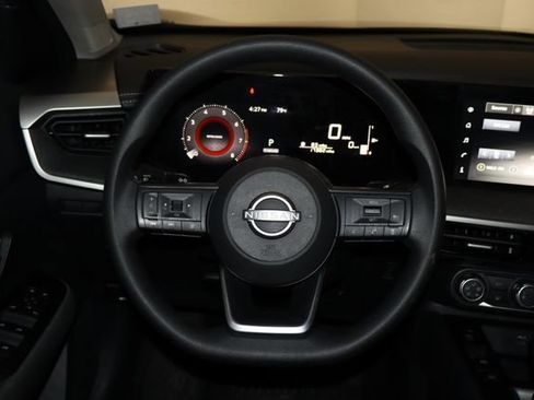 Used 2025 Nissan Kicks SV FWD image 7