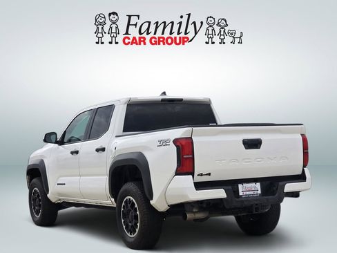 Used 2024 Toyota Tacoma TRD Off-Road AWD/4WD image 3