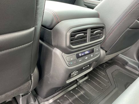 Used 2025 Honda Ridgeline Black Edition image 13