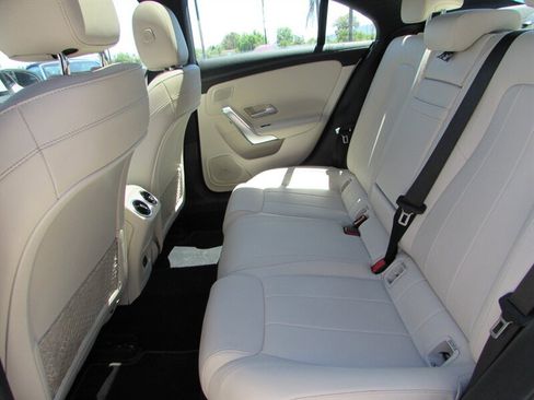 Used 2021 Mercedes-Benz CLA 250 image 11