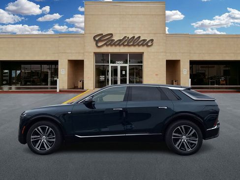 New 2026 Cadillac Lyriq Premium Luxury image 6