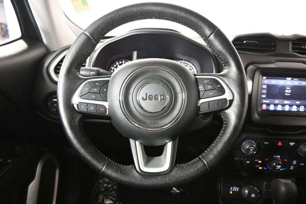 Used 2018 Jeep Renegade Latitude w/ Cold Weather Group AWD/4WD image 34