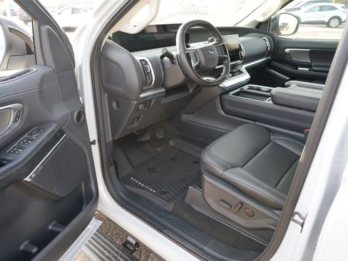 New 2025 Ford Expedition Platinum image 16