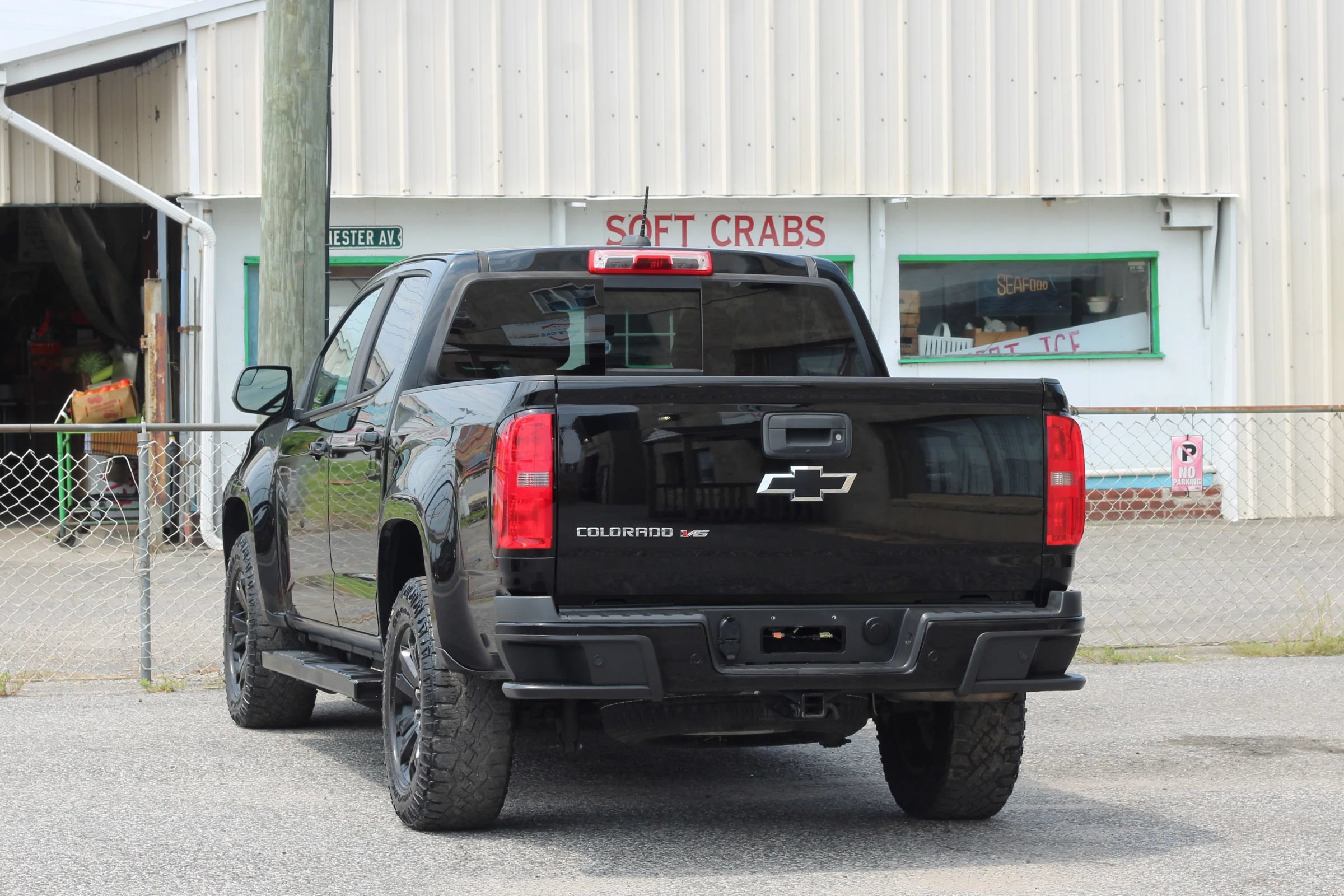 Used 2020 Chevrolet Colorado Z71 w/ Z71 Midnight Edition AWD/4WD image 5