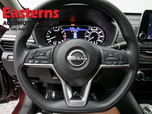 Used 2024 Nissan Altima 2.5 SV FWD image 10