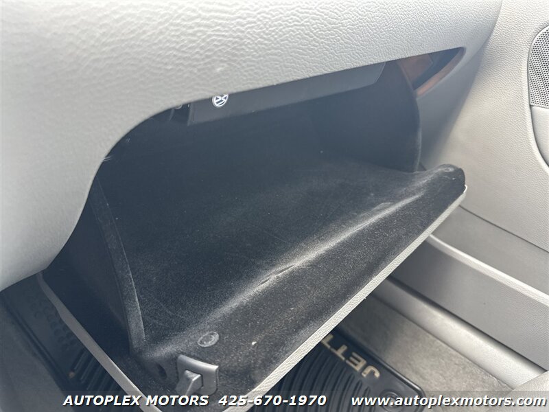 Used 2006 Volkswagen Jetta TDI FWD image 25