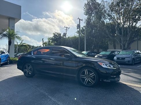 Used 2017 Honda Accord Sport image 3