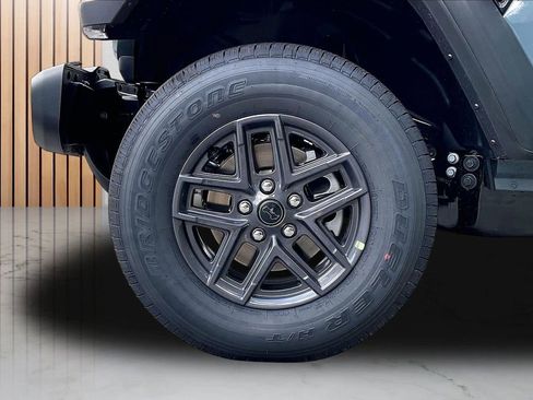 New 2026 Jeep Gladiator Sport AWD/4WD image 30