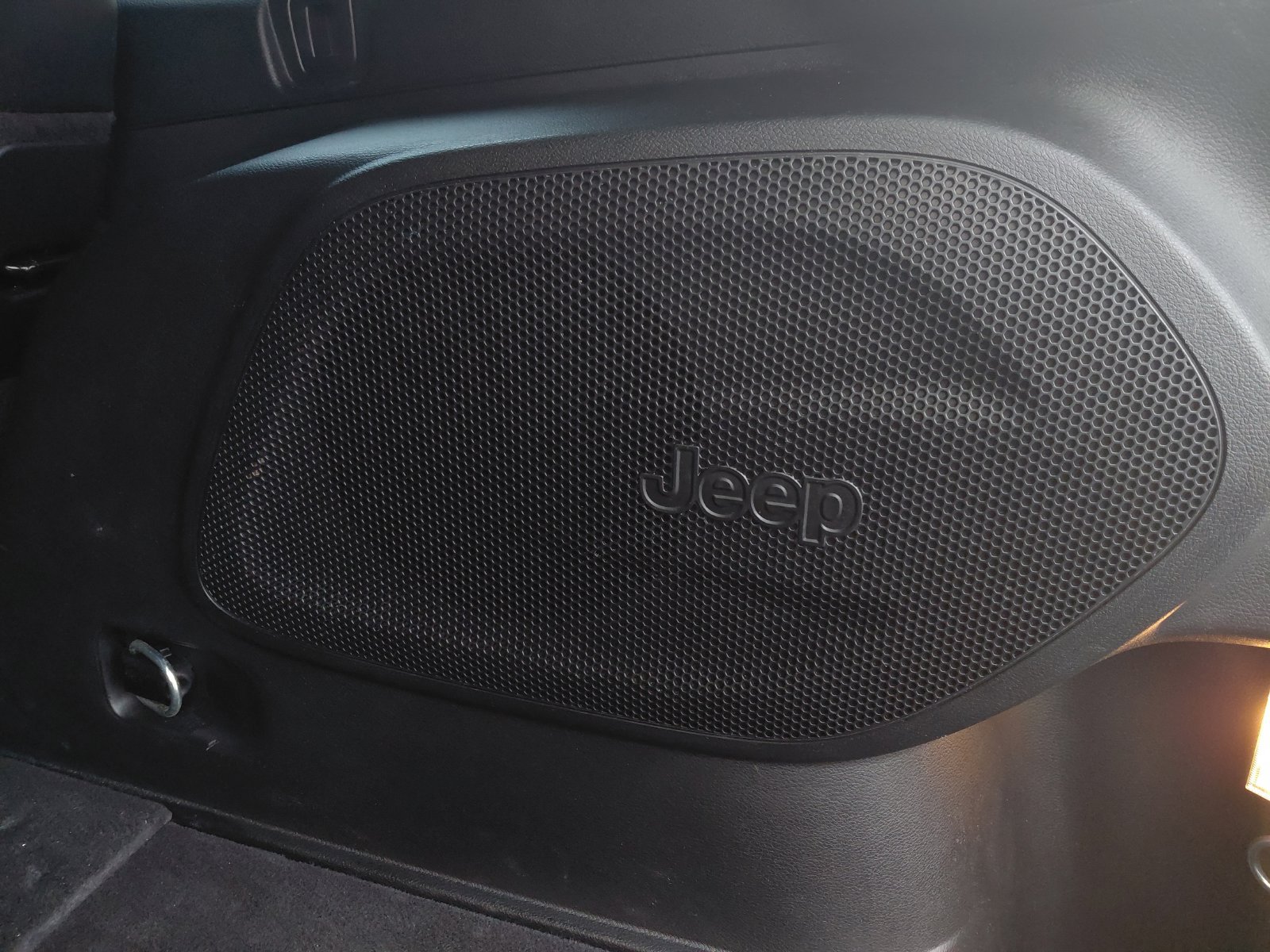 Used 2019 Jeep Cherokee High Altitude AWD/4WD image 20