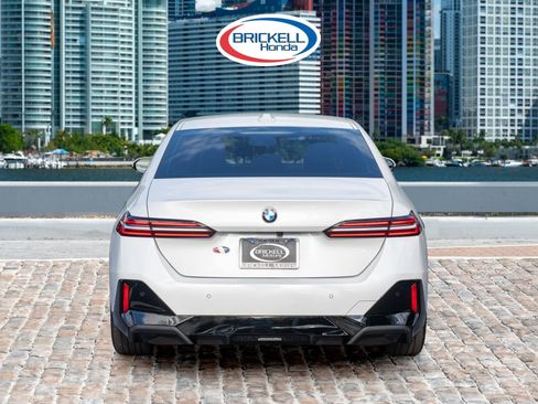 Used 2025 BMW 530i image 6