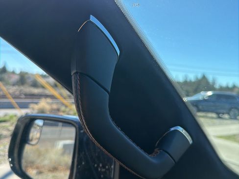 Used 2023 Jeep Grand Wagoneer Series III w/ Rear-Seat Entertainment Group image 75