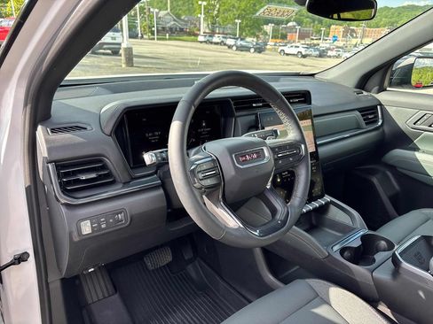 Used 2026 GMC Terrain AT4 w/ LPO, Floor Liner Package AWD/4WD image 12