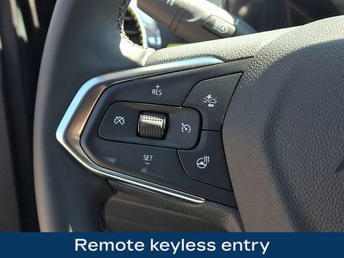 Used 2025 Chevrolet Trax LT w/ Driver Confidence Package image 7