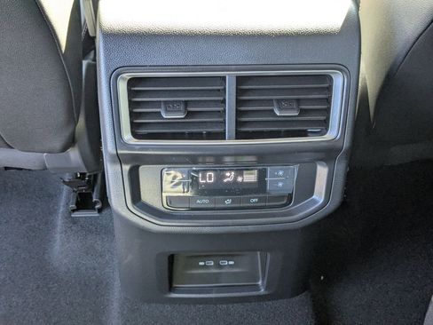 New 2026 Volkswagen Atlas SE image 30