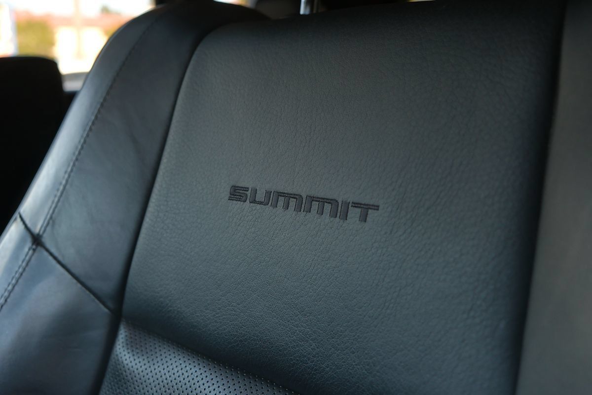 Used 2018 Jeep Grand Cherokee Summit w/ Skid Plate Group AWD/4WD image 54