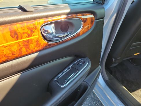 Used 2008 Jaguar XJ8 L RWD image 13