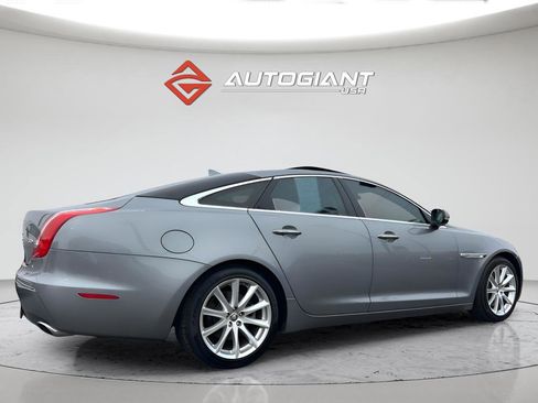 Used 2013 Jaguar XJ image 8