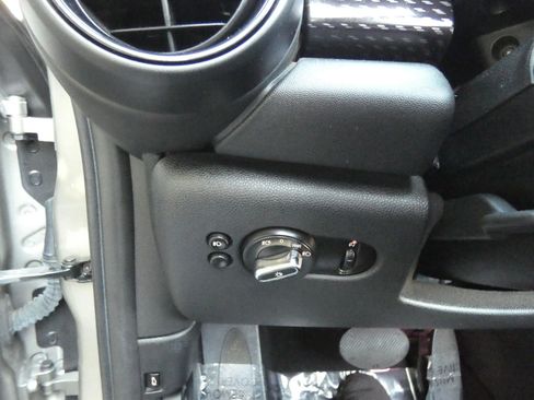 Used 2018 MINI Cooper S w/ Premium Package image 56