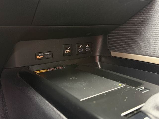 Used 2025 Toyota Camry SE FWD image 20