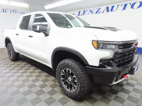 Used 2023 Chevrolet Silverado 1500 ZR2 image 3