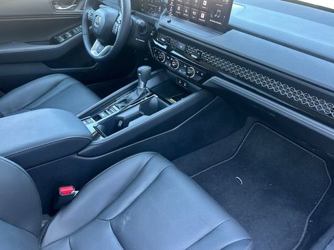 Used 2025 Honda Accord Touring image 15