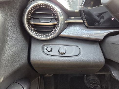 New 2026 Chevrolet Trax ACTIV w/ Sunroof Package image 32