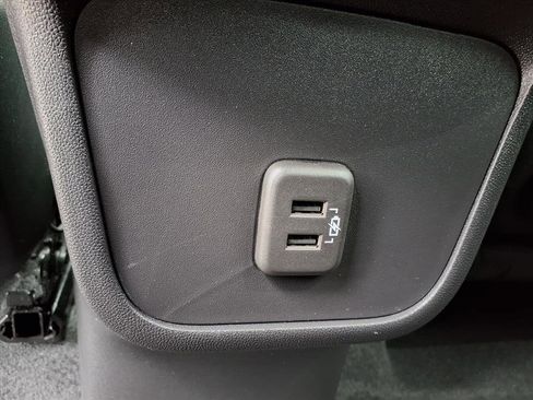 Used 2024 GMC Terrain SLE image 31