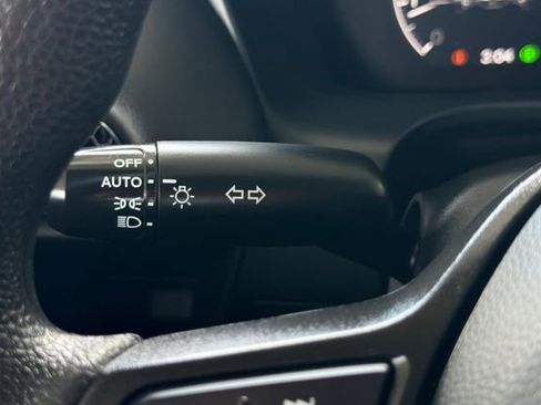 Certified 2025 Honda HR-V LX image 33