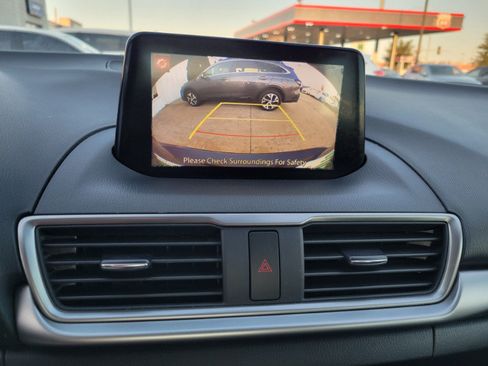 Used 2018 MAZDA MAZDA3 Touring FWD image 33