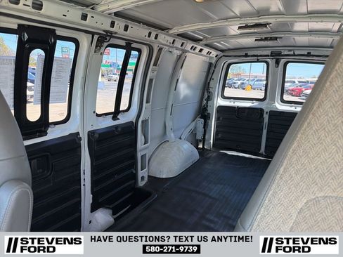 Used 2018 Chevrolet Express 2500 w/ Driver Convenience Package RWD image 15