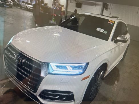 Used 2018 Audi SQ5 Prestige w/ Prestige Package image 1