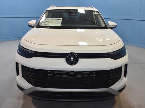 New 2026 Volkswagen Tiguan SE image 19