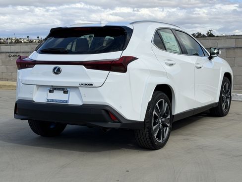 New 2026 Lexus UX 300h FWD image 10
