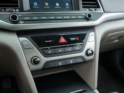 Used 2018 Hyundai Elantra SEL FWD image 26