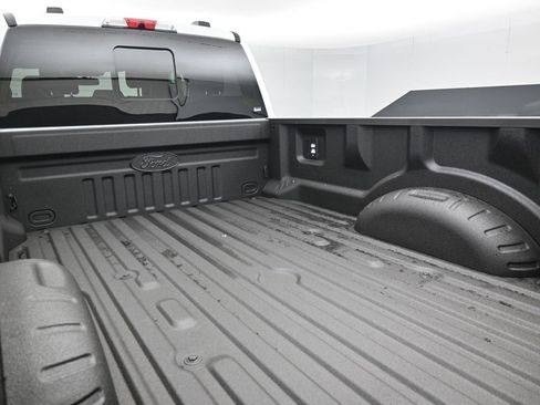 New 2026 Ford F250 Lariat w/ Black Appearance Package image 23