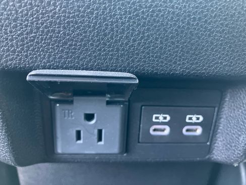 Used 2024 Toyota Tacoma Limited image 38