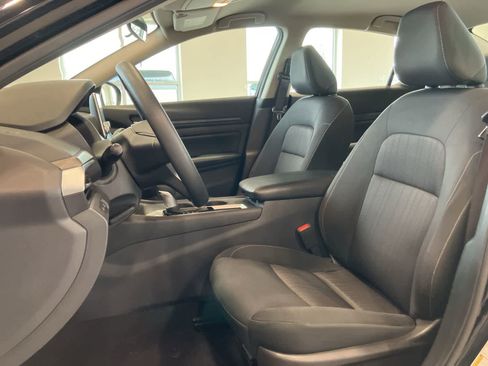 Used 2025 Nissan Altima 2.5 SV image 10