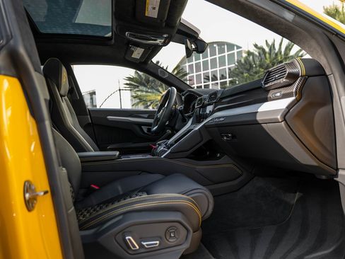 Used 2019 Lamborghini Urus image 29