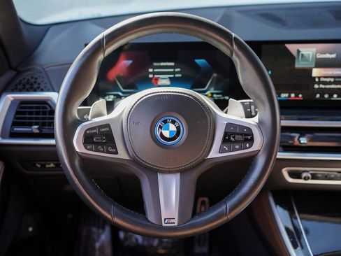 Used 2025 BMW X5 xDrive50e w/ M Sport Package image 37