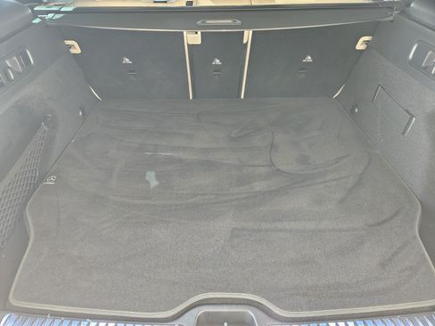 Used 2025 Mercedes-Benz GLC 350e 4MATIC image 33