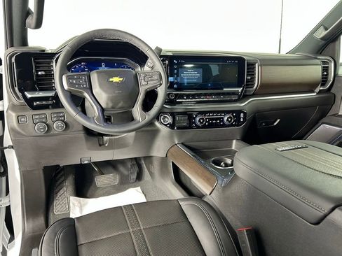 Used 2024 Chevrolet Silverado 2500 High Country w/ High Country Premium Package image 19